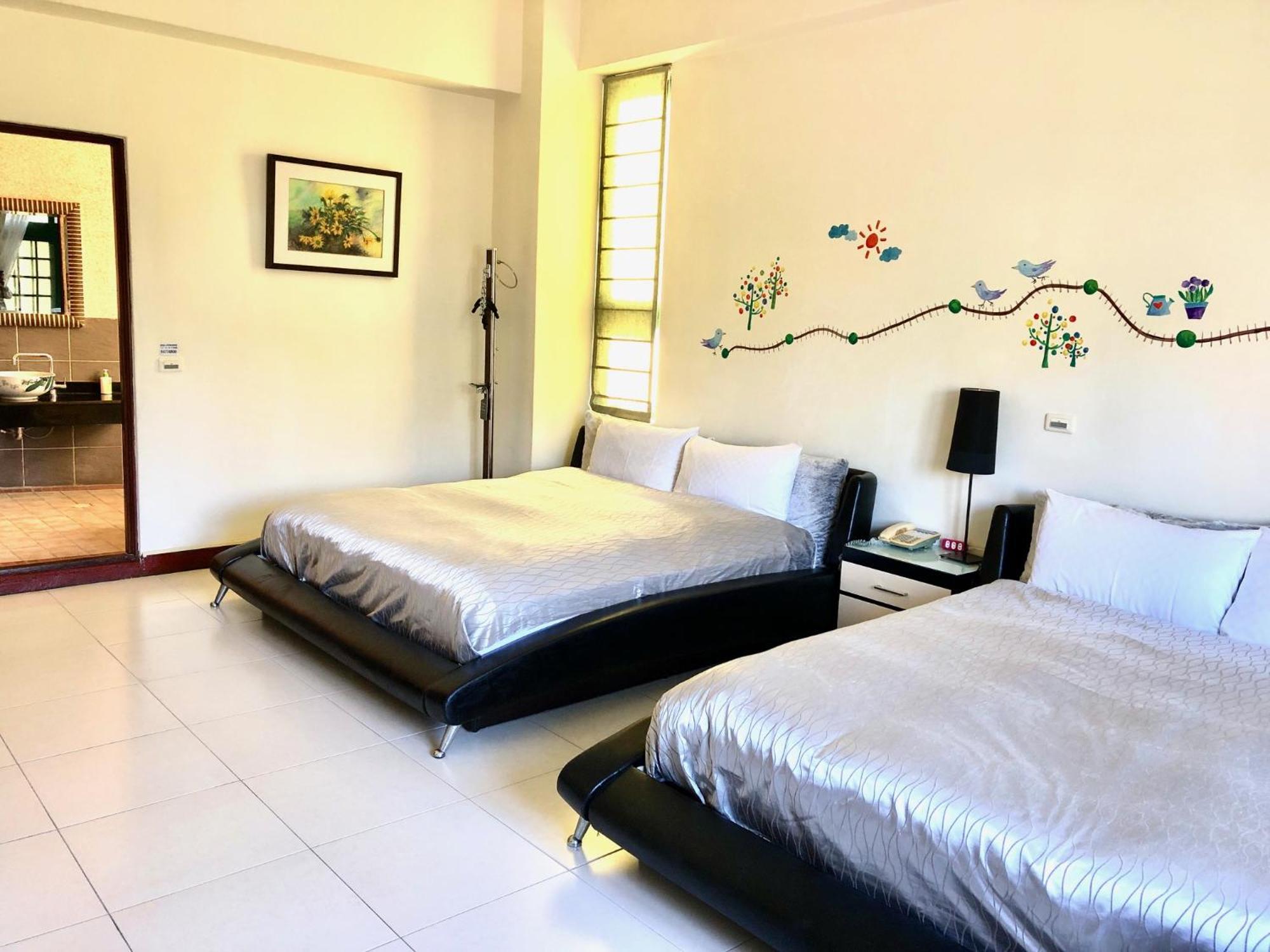 Green Window Homestay綠窗小築天安居民宿 Hualien City Luaran gambar