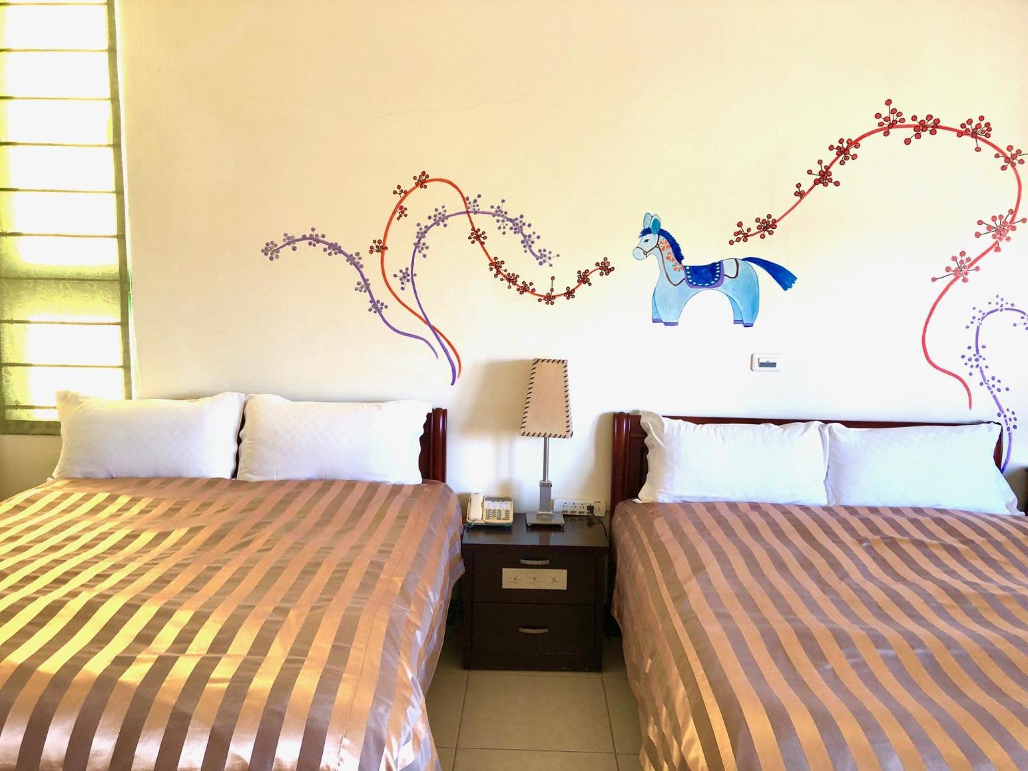 Green Window Homestay綠窗小築天安居民宿 Hualien City Luaran gambar